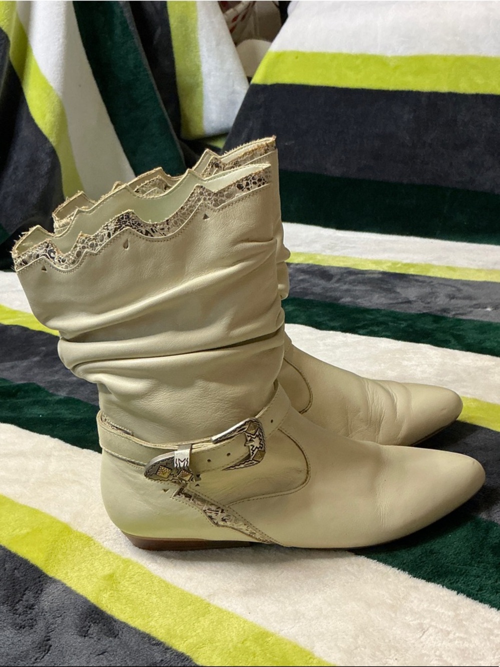 Vintage 80’s Dingo Cream Leather Slouch Boots w/ Western Buckle Size 8